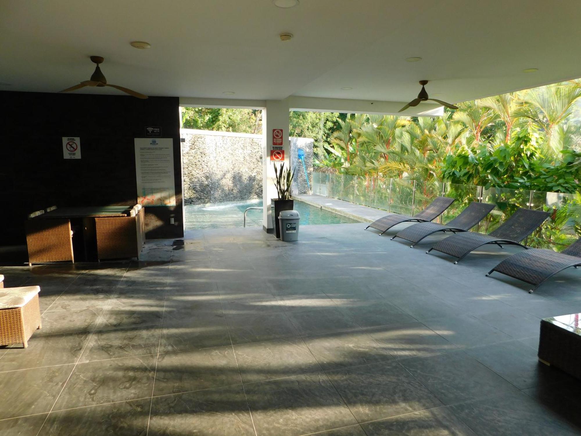 Sunset 205, Sleeps Six, Next Door To The Pool, 100M To The Beach! Хако Экстерьер фото